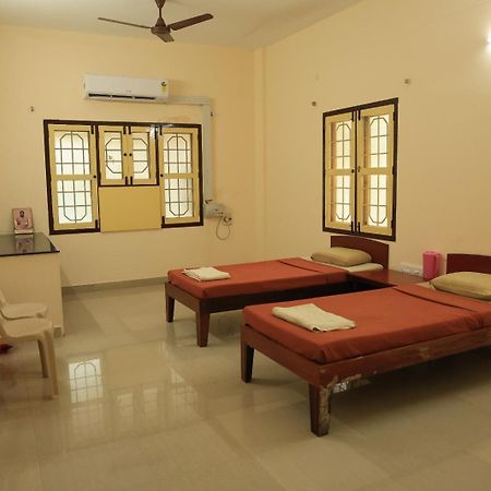 Official Sripuram Golden Temple Guest House ฮอร์นีเบ็ชวา ภายนอก รูปภาพ